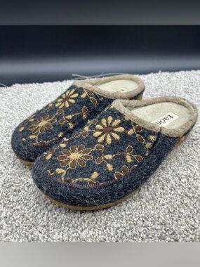 Taos Woolderness 2 Gray Wool Felted Slip On Embroidered Clogs Women’s 39/ 8-8.5